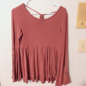 American eagle mauve bell sleeve blouse!